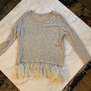 Lace Trim 3/4 Sleeve Shirt